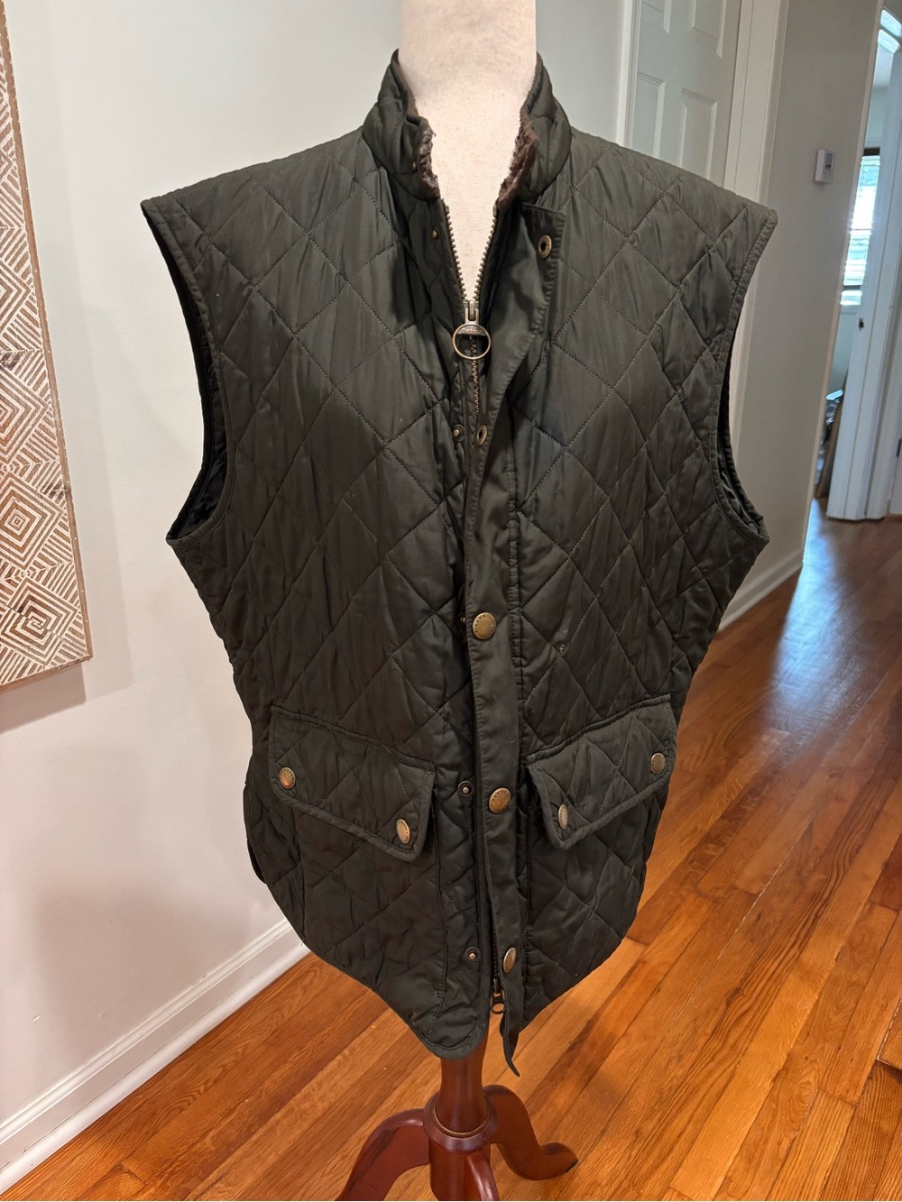 Barbour Quilted Lightweight Vest Brass Tone Buttons